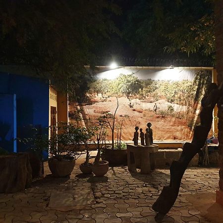 Villa Yiri Suma Ouagadougou Buitenkant foto
