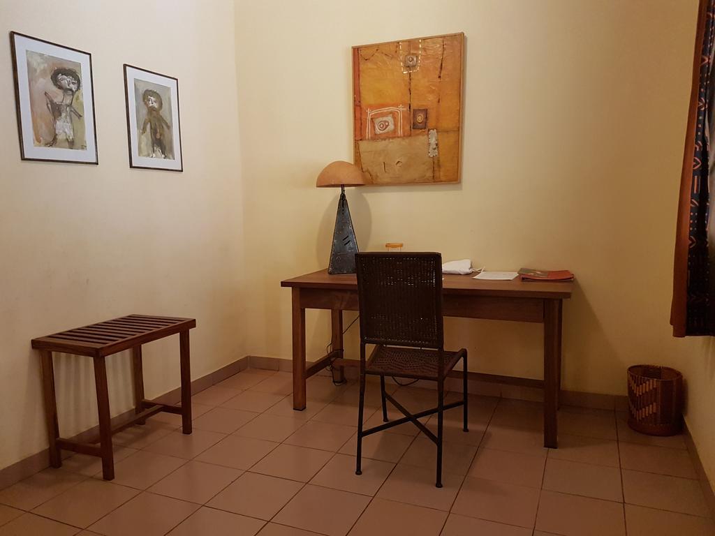 Villa Yiri Suma Ouagadougou Buitenkant foto