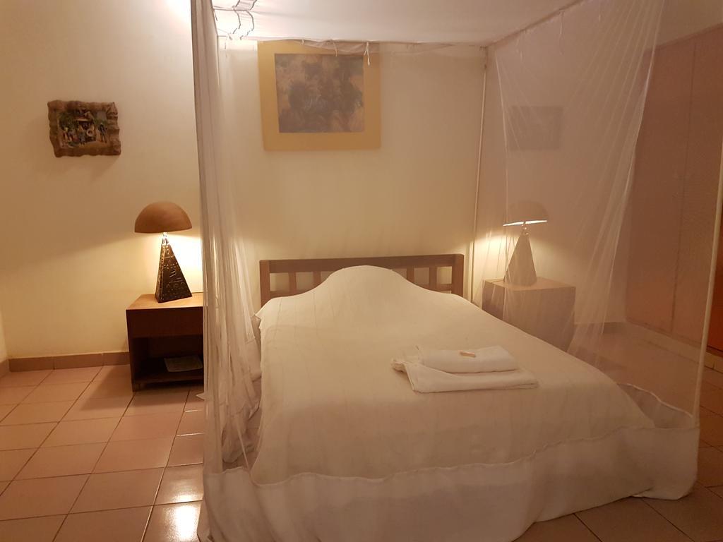 Villa Yiri Suma Ouagadougou Buitenkant foto
